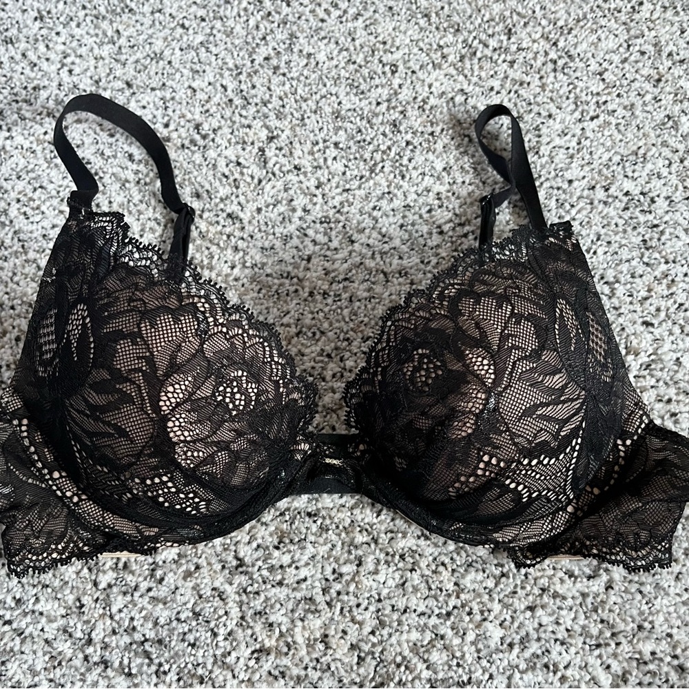 Victoria's Secret Black Lace Underwire Push-Up Bra